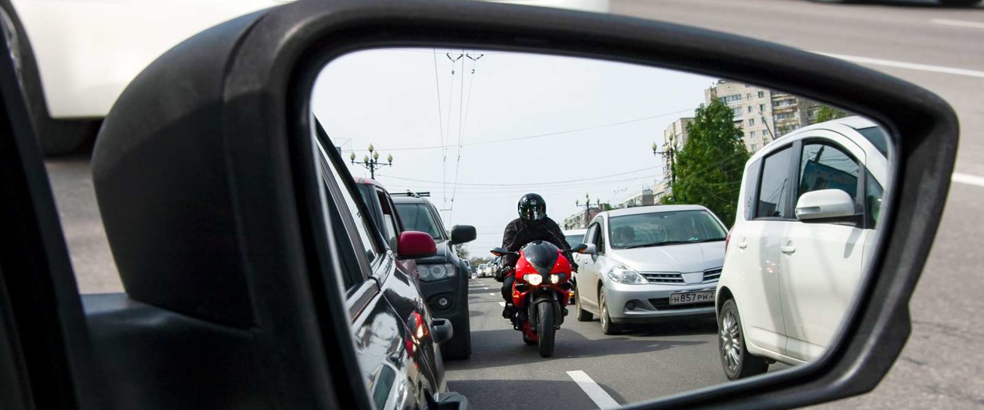 Everything You Need to Know About Lane Splitting Regulations